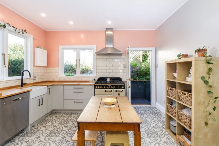 Photo of property in 9 Simla Terrace, Hospital Hill, Napier, 4110