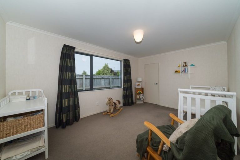 Photo of property in 32 Tennyson Avenue, Kelvin Grove, Palmerston North, 4414