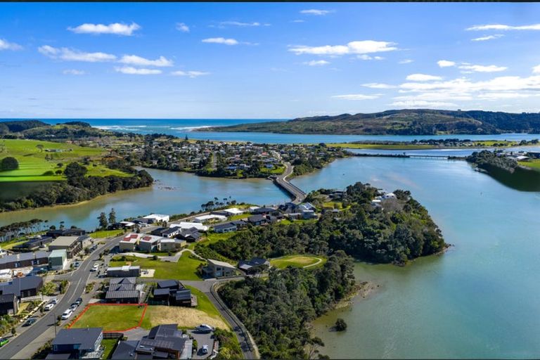 Photo of property in 33 Rangitahi Road, Raglan, 3225