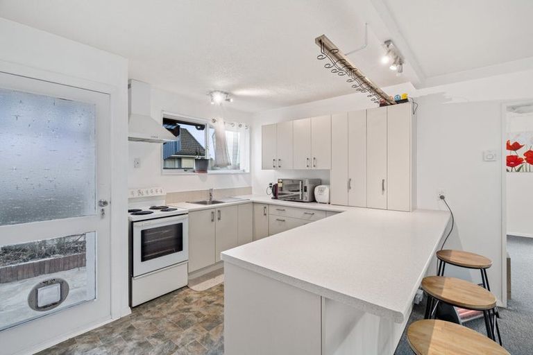 Photo of property in 5 Mckellar Place, Hornby, Christchurch, 8042