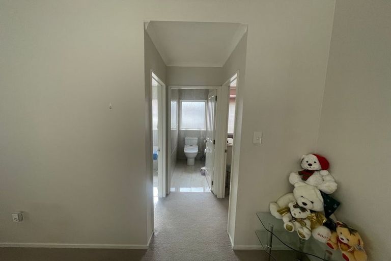 Photo of property in 11 Millington Place, Huntington Park, Auckland, 2013