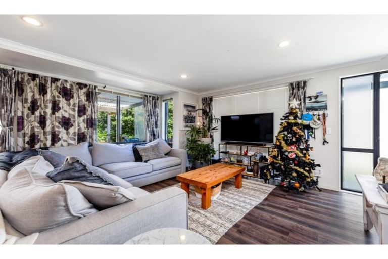 Photo of property in 77 Alverna View, Gulf Harbour, Whangaparaoa, 0930
