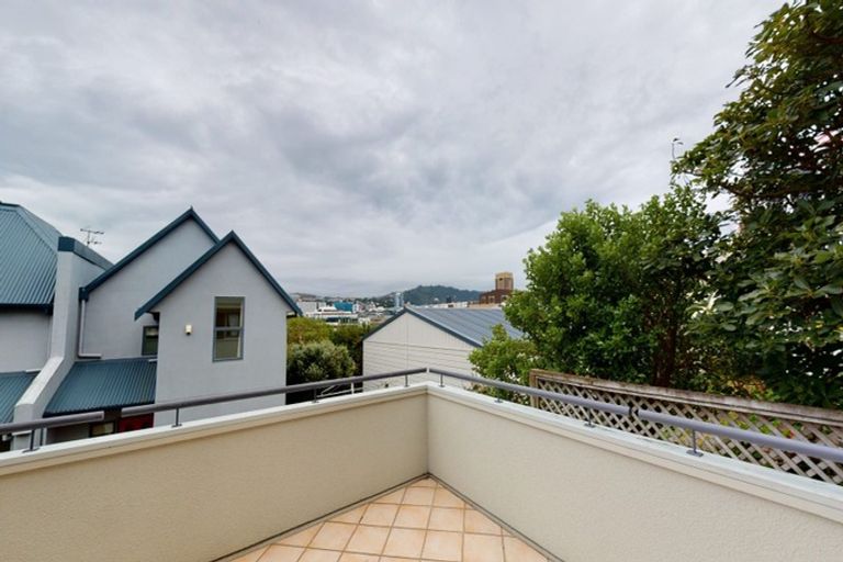 Photo of property in 12/86 Brougham Street, Mount Victoria, Wellington, 6011