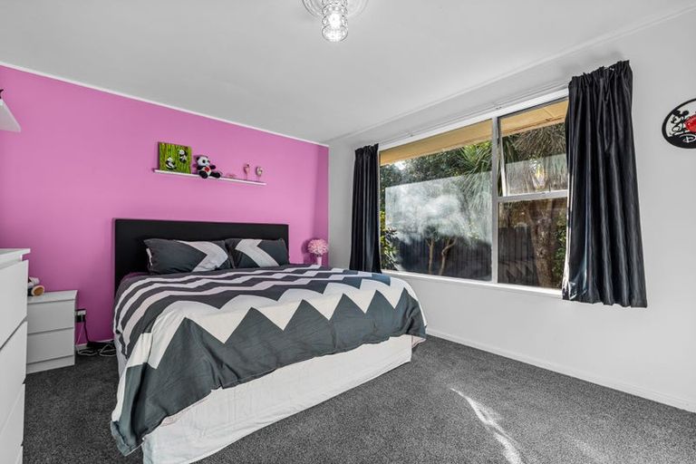 Photo of property in 12 Waratah Street, Avondale, Christchurch, 8061