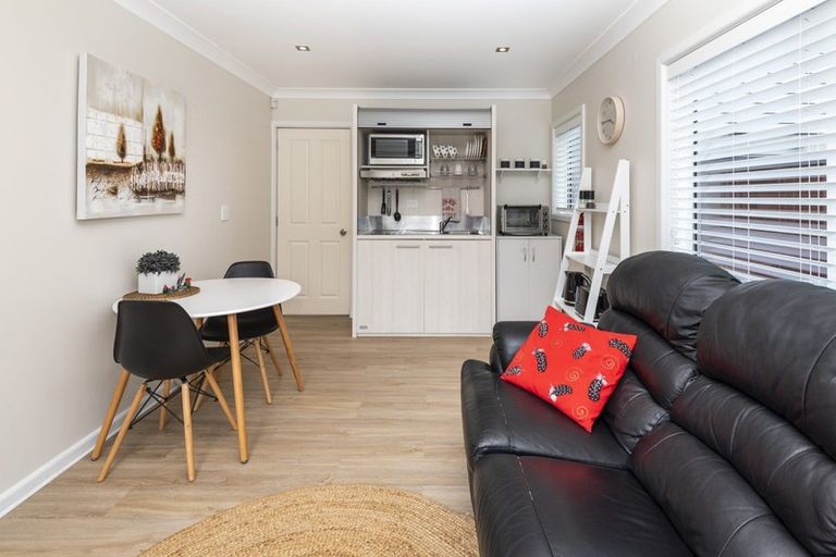 Photo of property in 172 Mellons Bay Road, Mellons Bay, Auckland, 2014