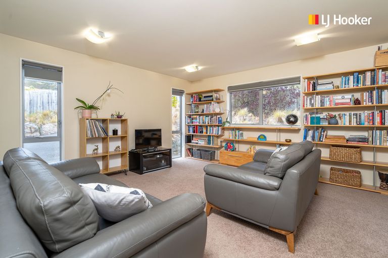 Photo of property in 25 Sretlaw Place, Brockville, Dunedin, 9011