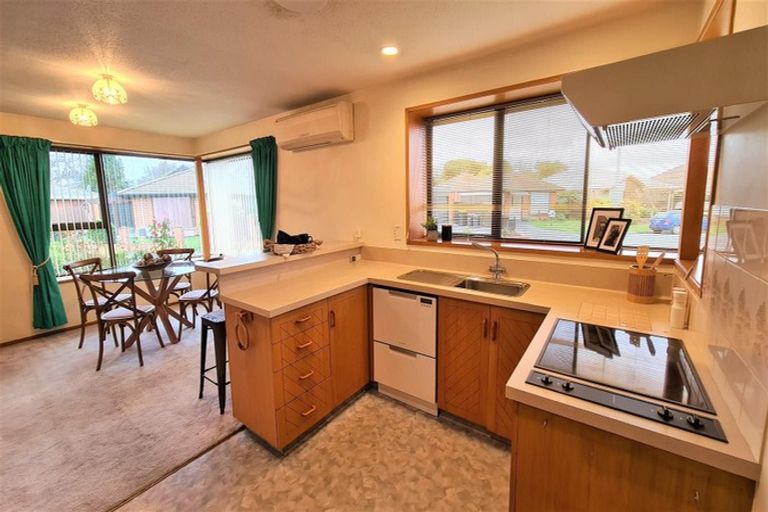 Photo of property in 19 Dumfries Drive, Hei Hei, Christchurch, 8042