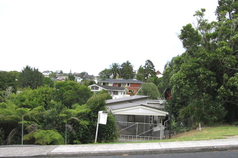 Photo of property in 20 Heathcote Road, Castor Bay, Auckland, 0620