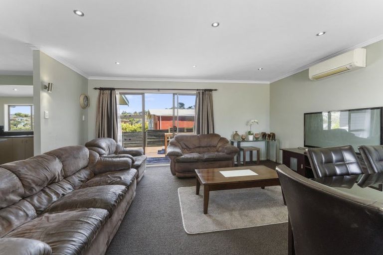 Photo of property in 62 Desert Gold Street, Ascot Park, Porirua, 5024