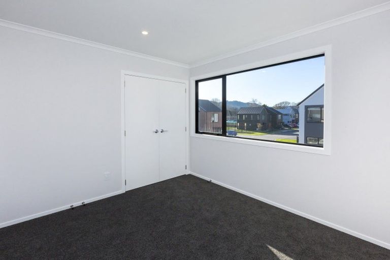 Photo of property in 5 Reakes Crescent, Wallaceville, Upper Hutt, 5018