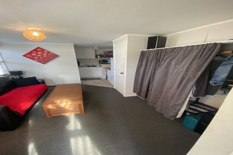 Photo of property in 25 Paragon Avenue, Beach Haven, Auckland, 0626