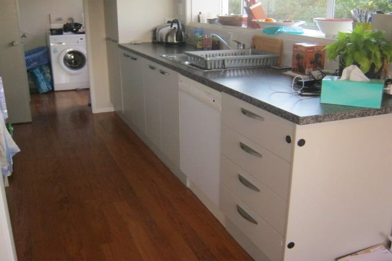 Photo of property in 2/152a Mokoia Road, Chatswood, Auckland, 0626