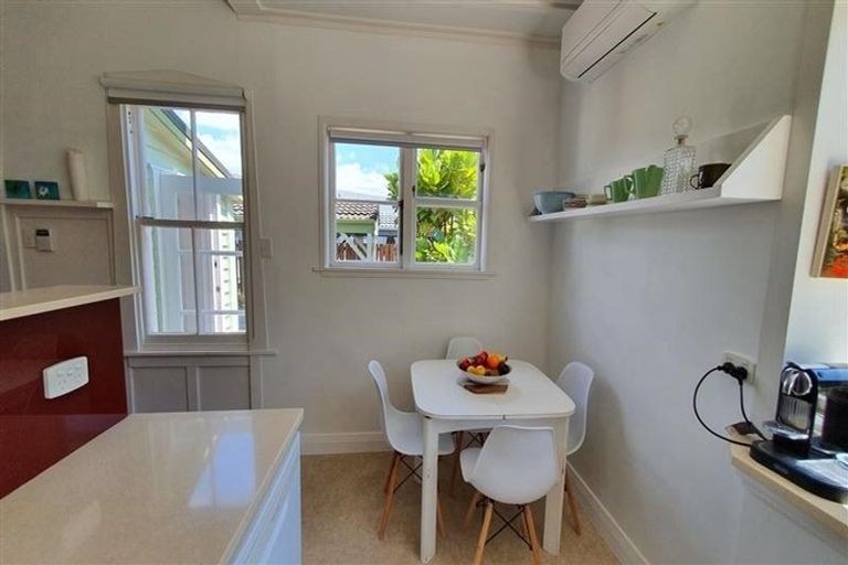 Photo of property in 2/3 Orchard Street, Avondale, Auckland, 1026
