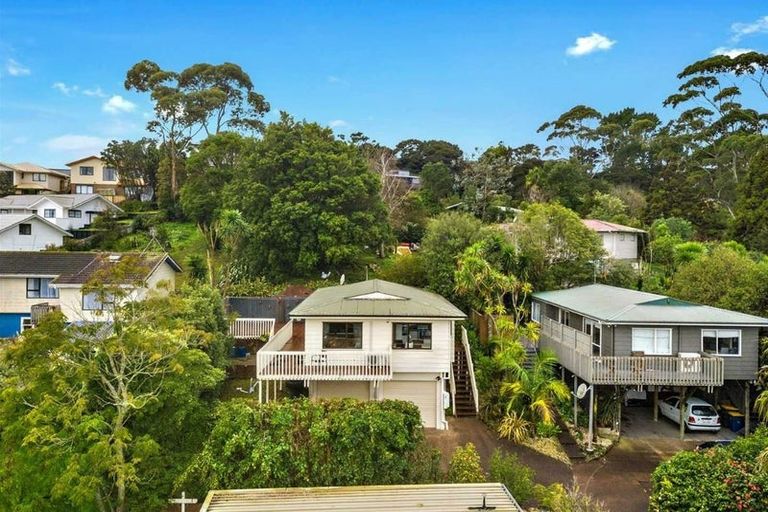 Photo of property in 2/31 Rangeview Road, Sunnyvale, Auckland, 0612