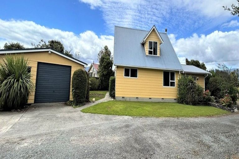 Photo of property in 37 Wakefield Street, Westport, 7825