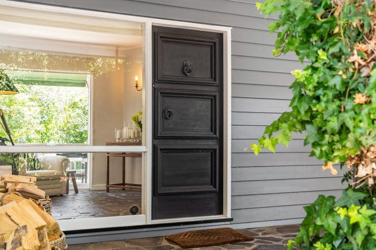 Photo of property in 9 Chatsworth Road, Silverstream, Upper Hutt, 5019