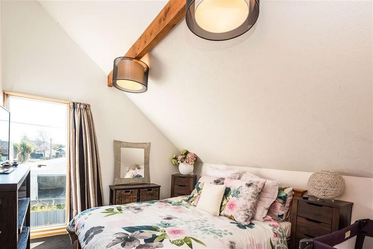 Photo of property in 1a Dulles Place, Papanui, Christchurch, 8053