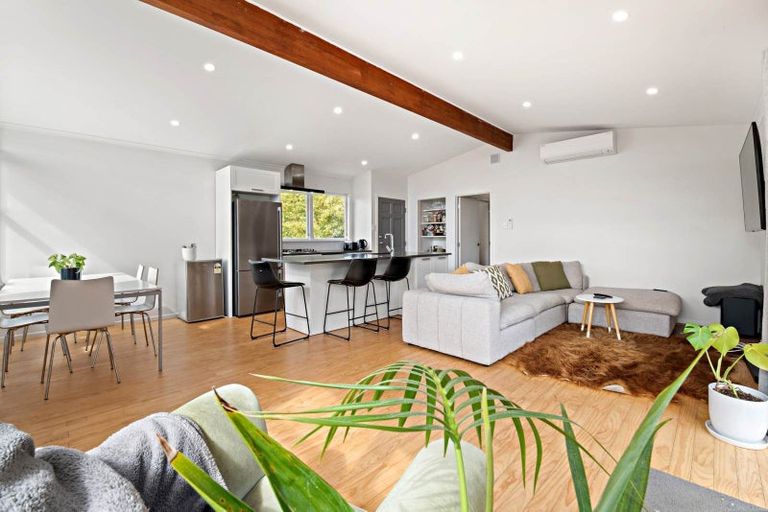 Photo of property in 15 Finlow Drive, Te Atatu South, Auckland, 0610