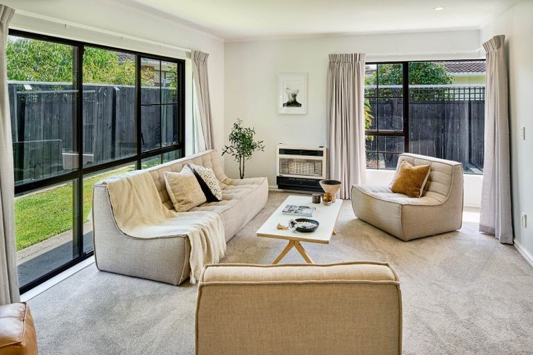 Photo of property in 33 Collingwood Street, Waterloo, Lower Hutt, 5011