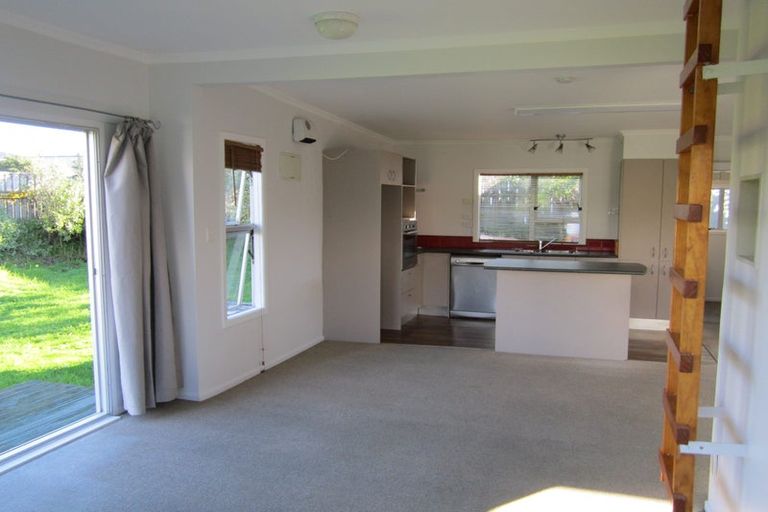 Photo of property in 89 Moana Street, Otaki Beach, Otaki, 5512
