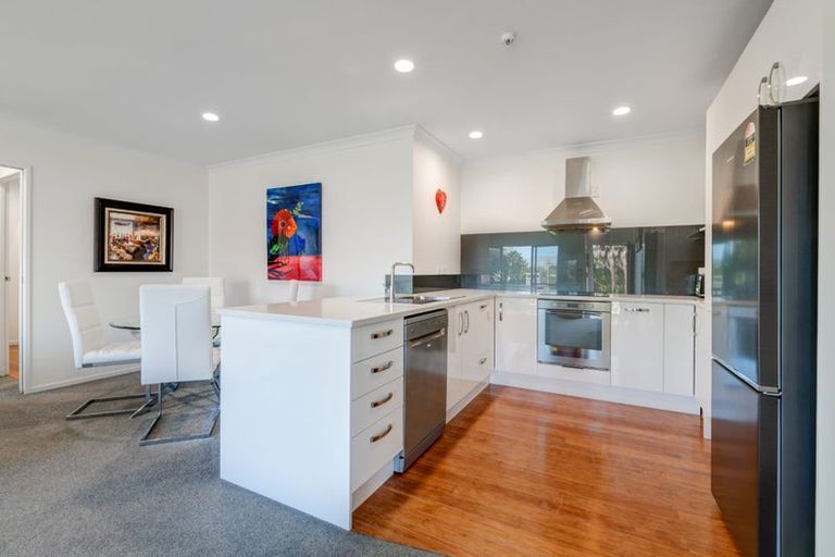 Photo of property in Santa Rosa, 3/340 Gulf Harbour Drive, Gulf Harbour, Whangaparaoa, 0930