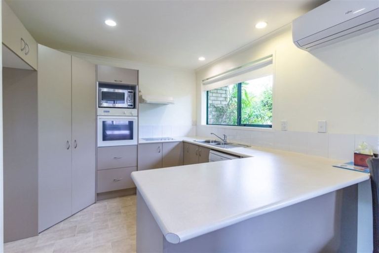 Photo of property in 13 Oakridge Drive, Kerikeri, 0230