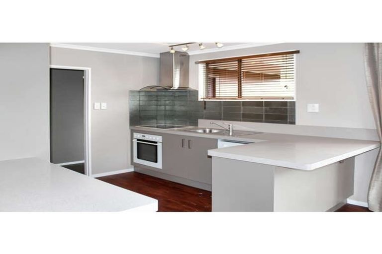 Photo of property in 50 Cascade Crescent, Westbrook, Palmerston North, 4412