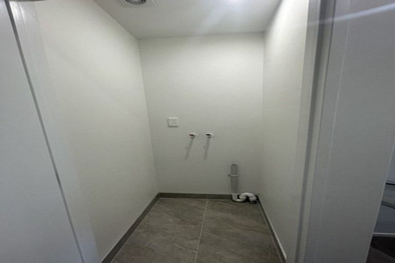 Photo of property in 7/1 Sylvan Crescent, Te Atatu South, Auckland, 0610