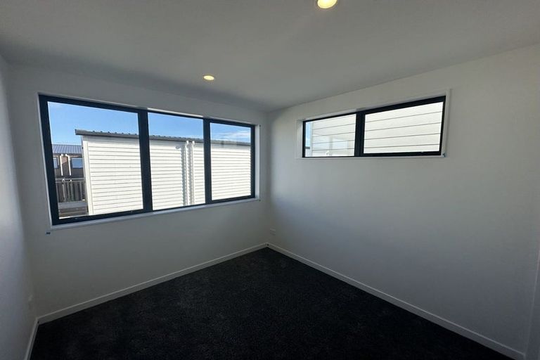 Photo of property in 16 Tukauri Place, Papakura, 2110