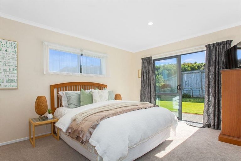 Photo of property in 48 Kahurangi Heights, Aotea, Porirua, 5024