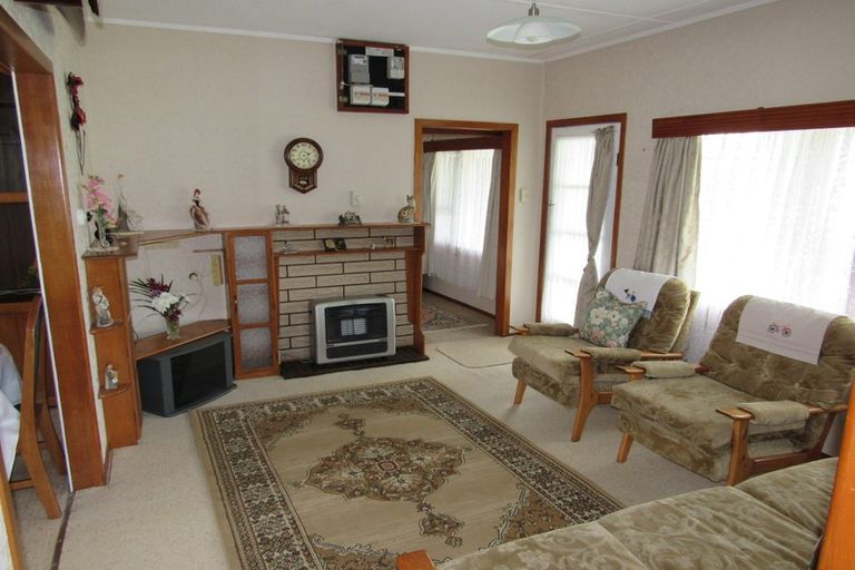 Photo of property in 49 Ngatai Street, Manaia, 4612