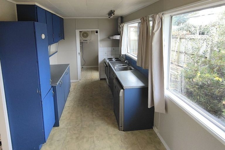 Photo of property in 59 Chilcott Road, Henderson, Auckland, 0612