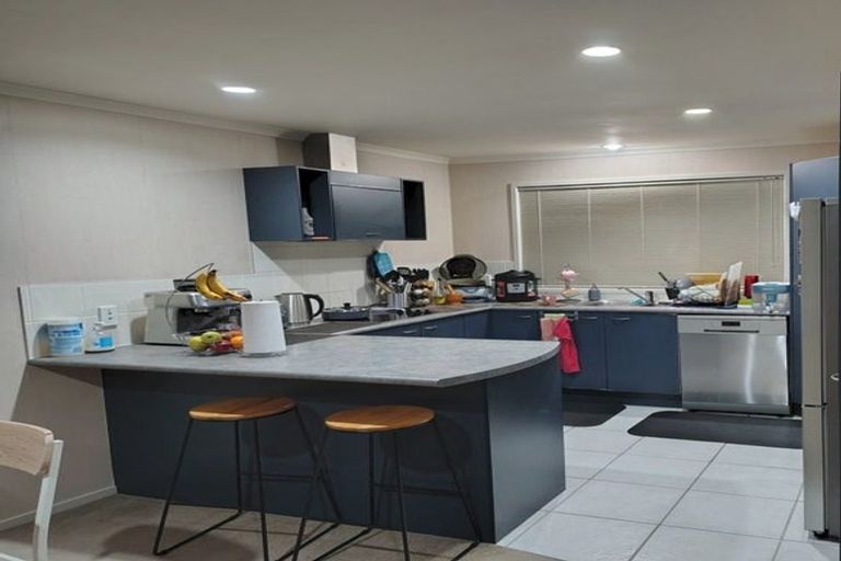 Photo of property in 100 George Deane Place, Greenhithe, Auckland, 0632