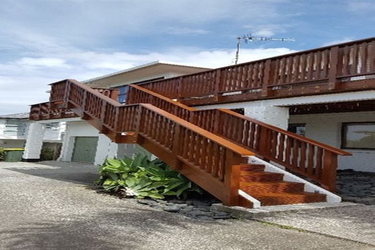 Photo of property in 3 Tudor Place, Mairangi Bay, Auckland, 0630