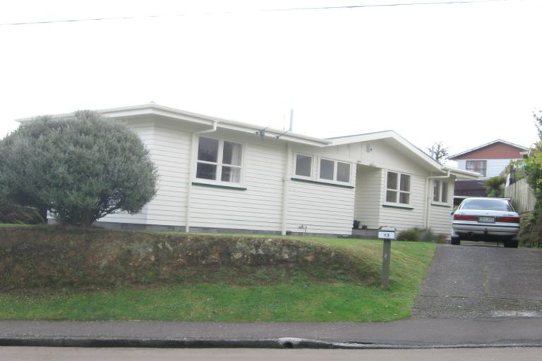 Photo of property in 13 Cara Crescent, Paparangi, Wellington, 6037