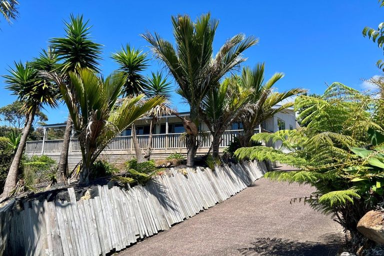 Photo of property in 1 Waterview Place, Haruru, 0204