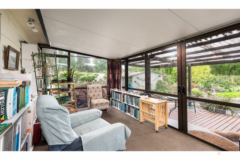 Photo of property in 92 Timaru Road, Waimate, 7924