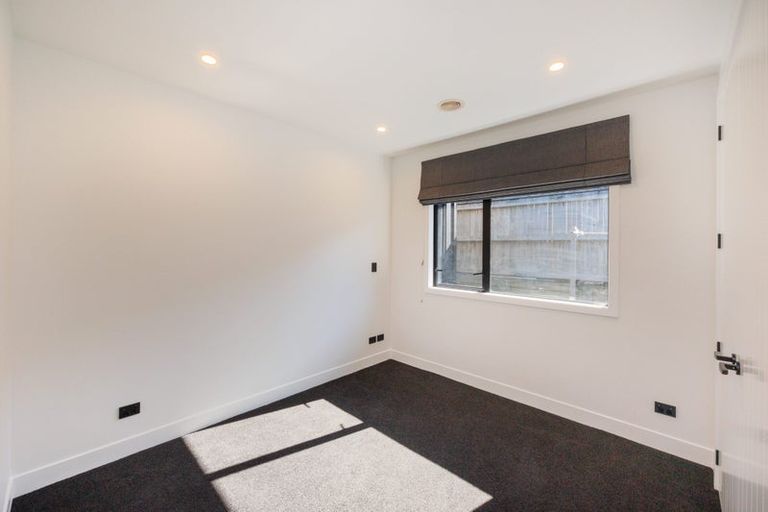 Photo of property in 2 Waimarama Court, Roslyn, Palmerston North, 4414