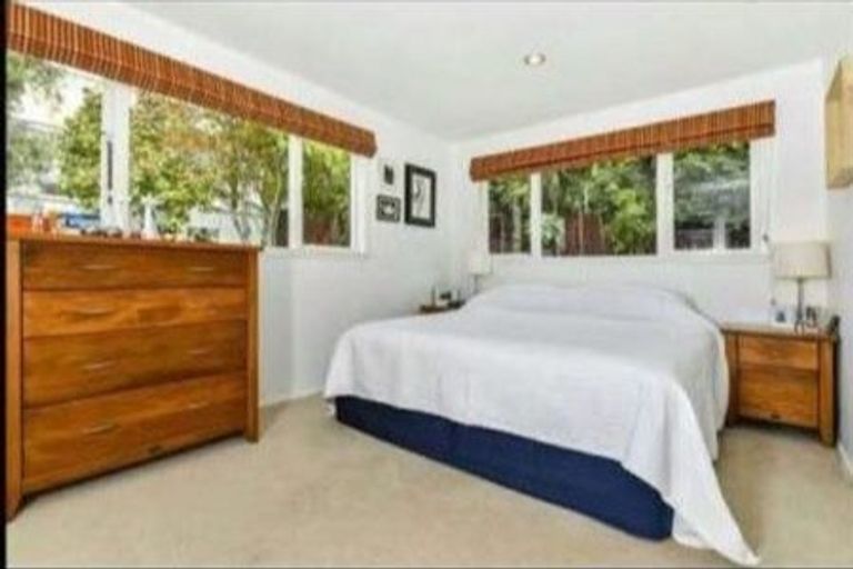 Photo of property in 3b Dallinghoe Crescent, Milford, Auckland, 0620