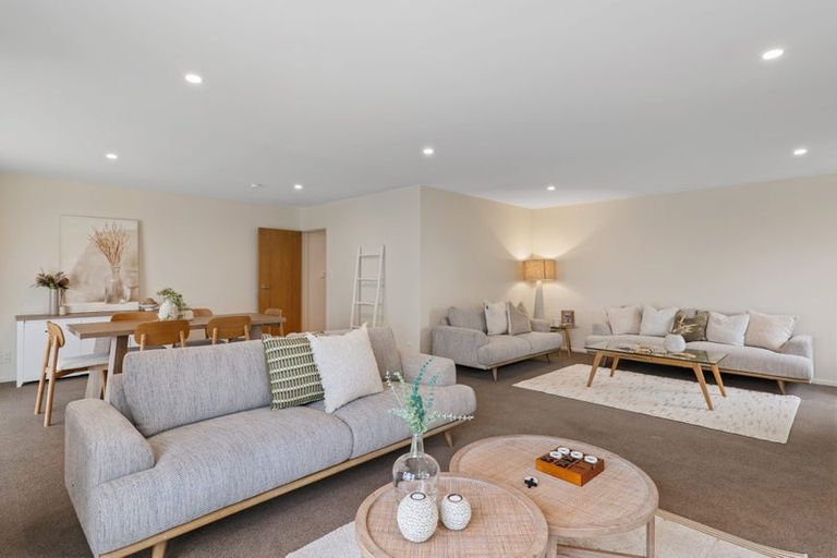 Photo of property in 1/21 Overdale Drive, Cashmere, Christchurch, 8022