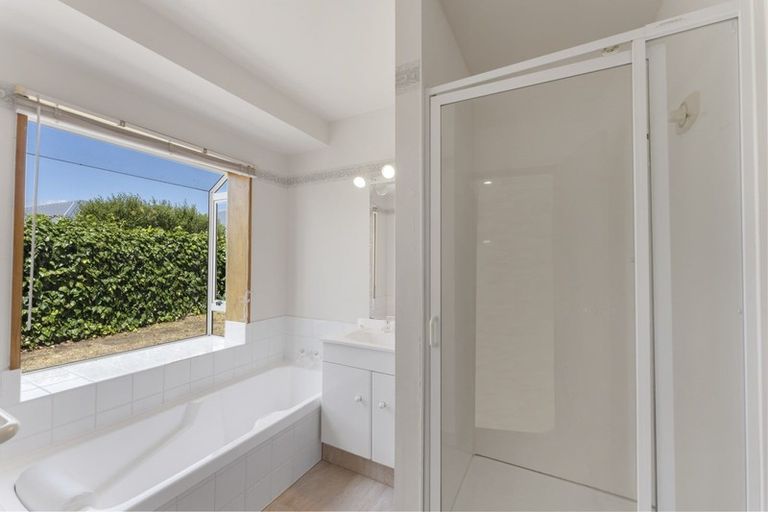 Photo of property in 166 Queenspark Drive, Parklands, Christchurch, 8083