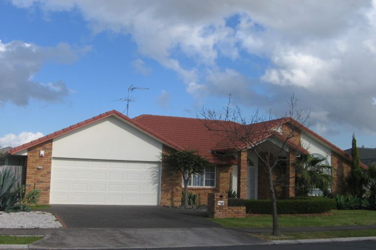 Photo of property in 10 Aclare Place, East Tamaki, Auckland, 2016