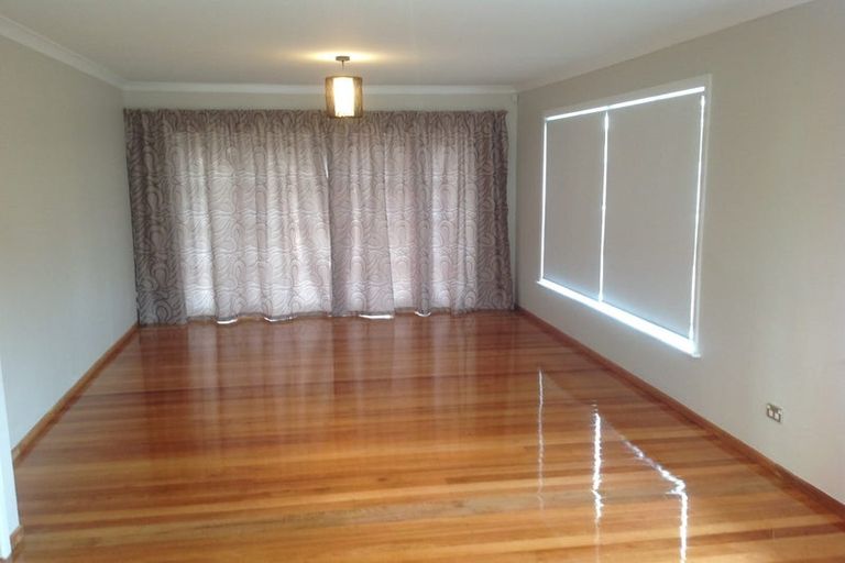 Photo of property in 1/89 Verbena Road, Birkdale, Auckland, 0626