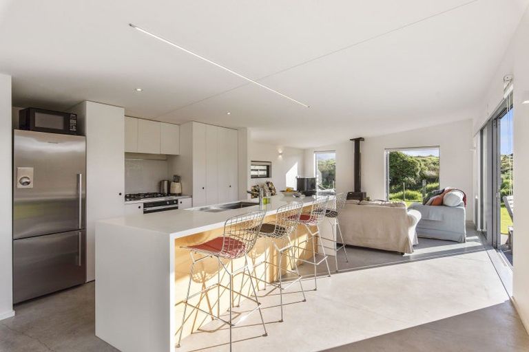 Photo of property in 41 Marram Way, Peka Peka, Waikanae, 5391