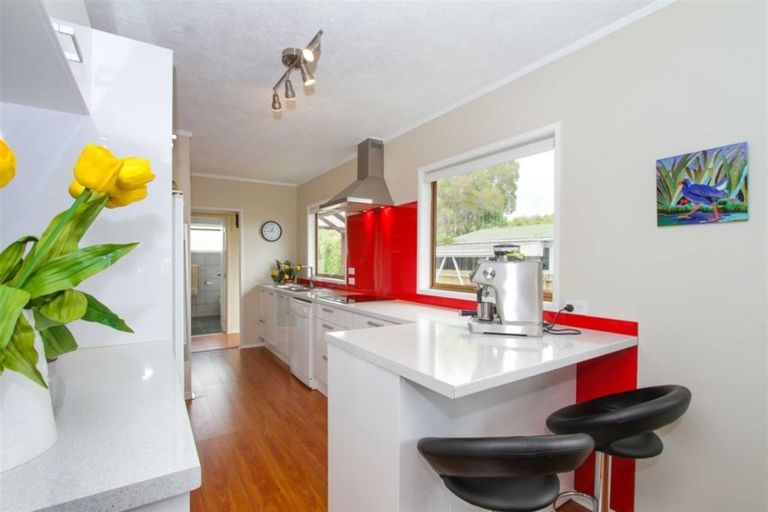 Photo of property in 13a Bay Street, Red Beach, 0932