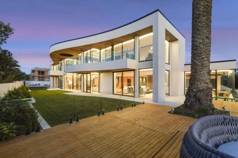 Photo of property in 92 Paritai Drive, Orakei, Auckland, 1071