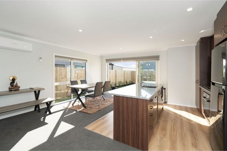 Photo of property in 2 Rotoiti Place, Paraparaumu, 5032