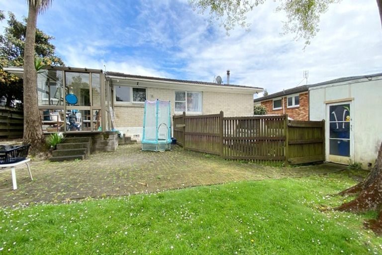 Photo of property in 1 Iorangi Place, Hillpark, Auckland, 2102