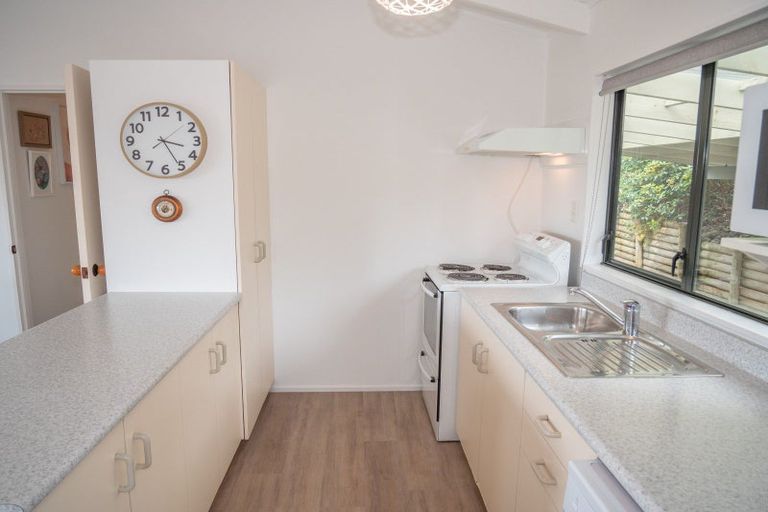 Photo of property in 38 Stratford Drive, Cable Bay, 0420