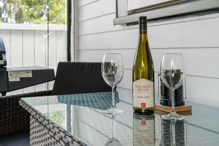 Photo of property in 3/201 Victoria Street, Cambridge, 3434